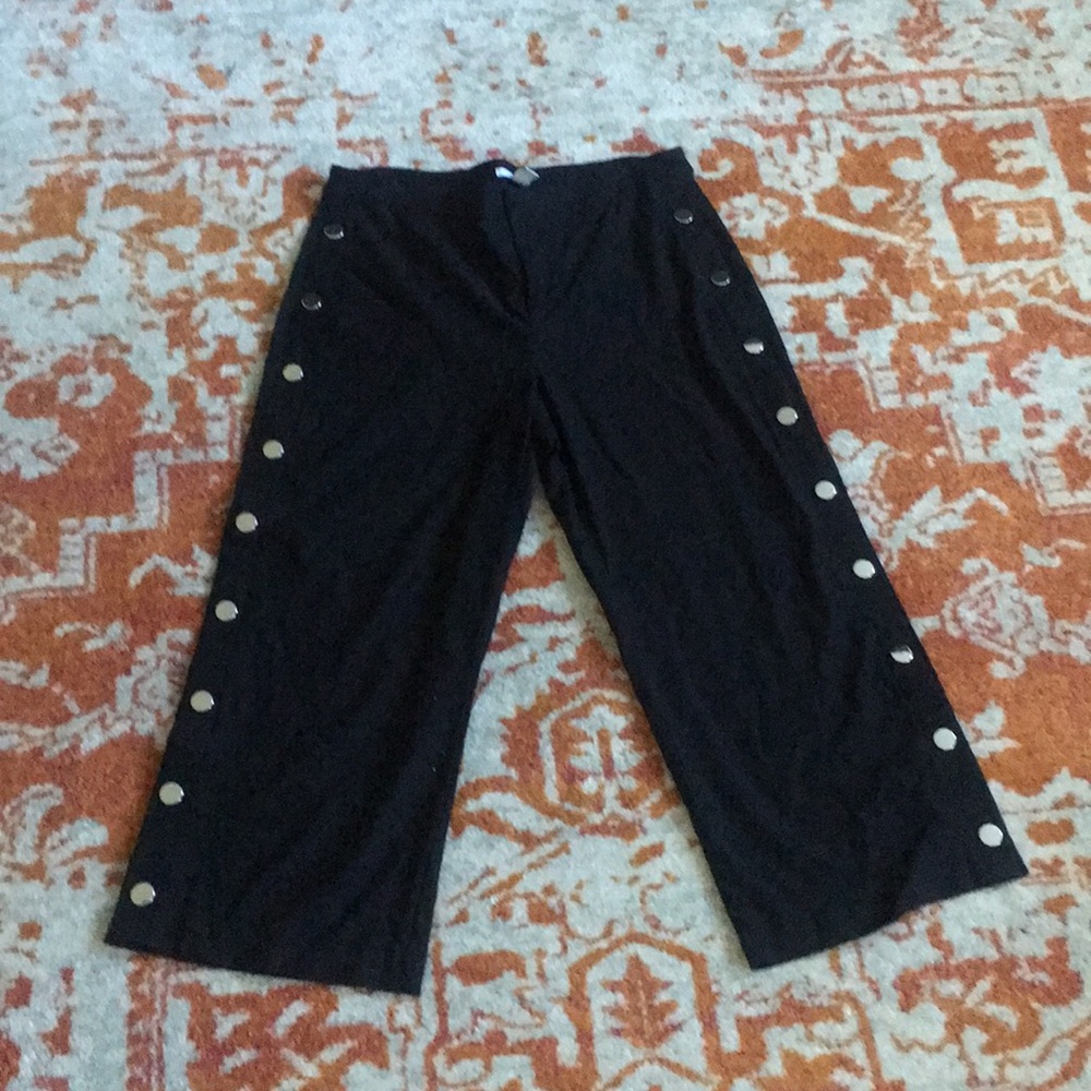 Women’s Three-Quarter Wide-Leg Pants